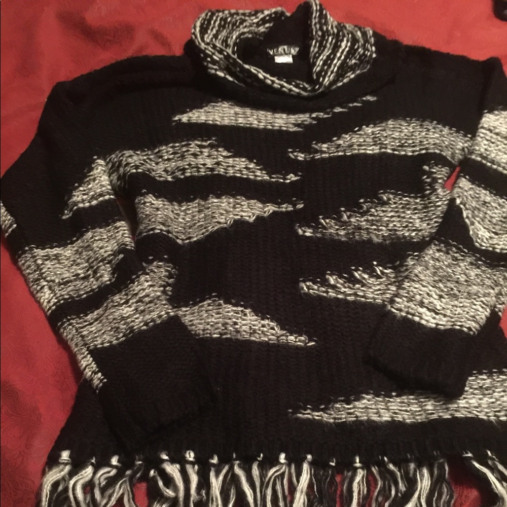 Venus Women’s Sweater